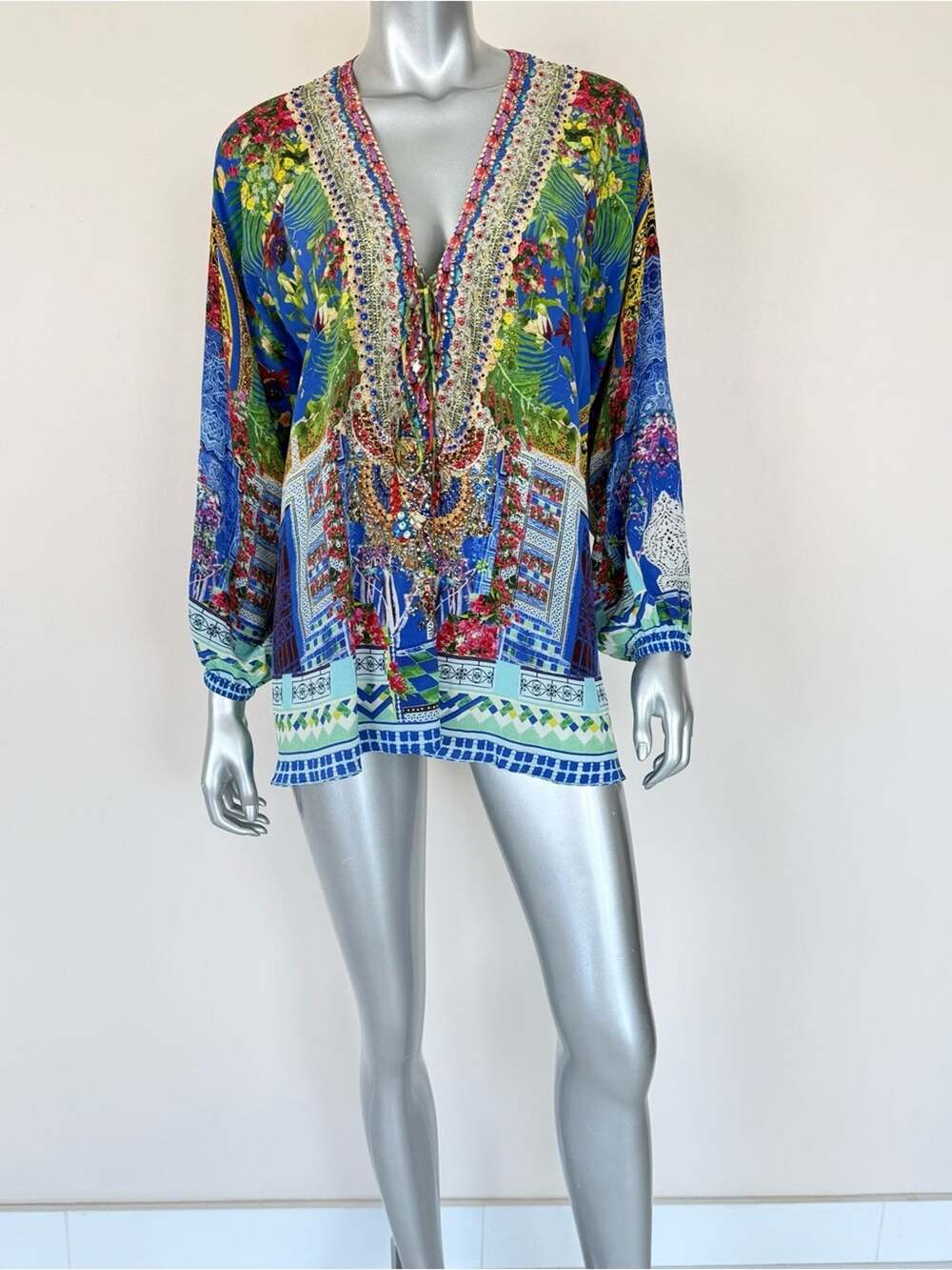 Camilla women silk top size 10 US Authentic